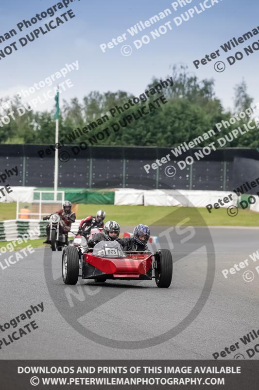 Vintage motorcycle club;eventdigitalimages;mallory park;mallory park trackday photographs;no limits trackdays;peter wileman photography;trackday digital images;trackday photos;vmcc festival 1000 bikes photographs